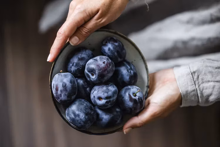 Eat Plums for Heart Health, Sourdough for Blood Sugar—and 3 More Nutrition Tips This Week